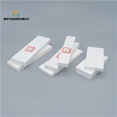 Klæðast viðnám Sérsniðið iðnaðarhárhreinleiki Al2O3 súrál keramikflísar